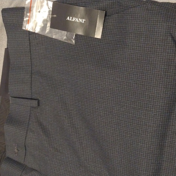 New - Picture 3 of 4